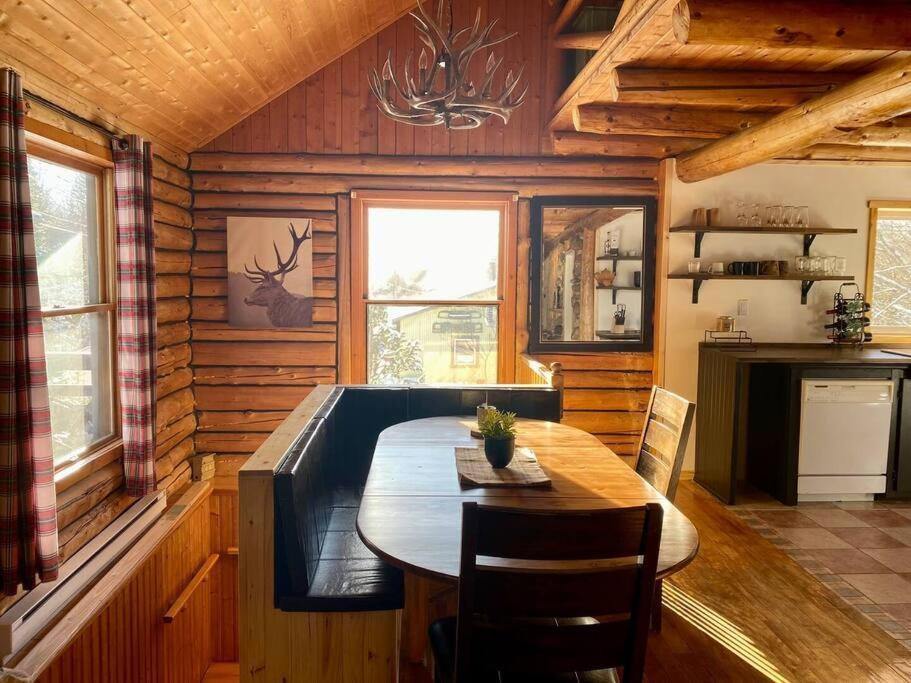 Cozy Log Holiday home *