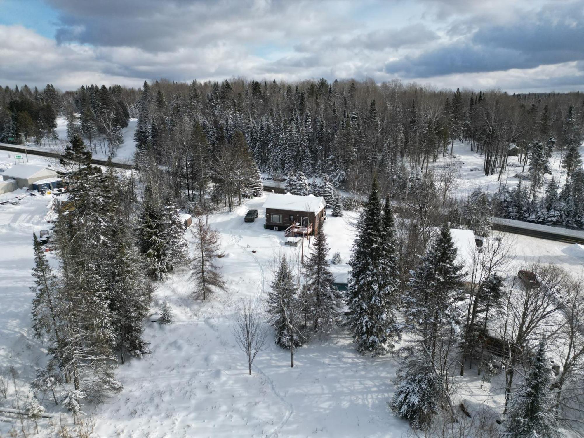 Cozy Log Holiday home